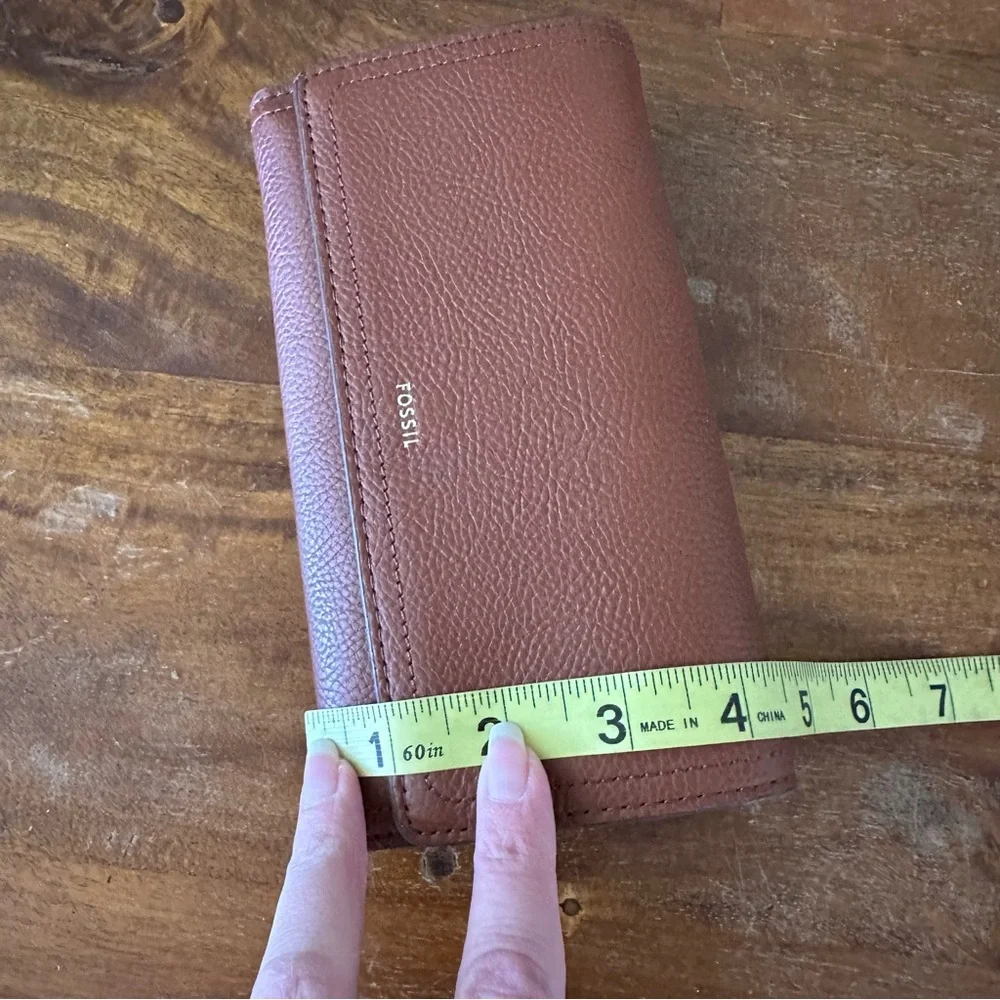Fossil Brown Leather Wallet Classic Design‎